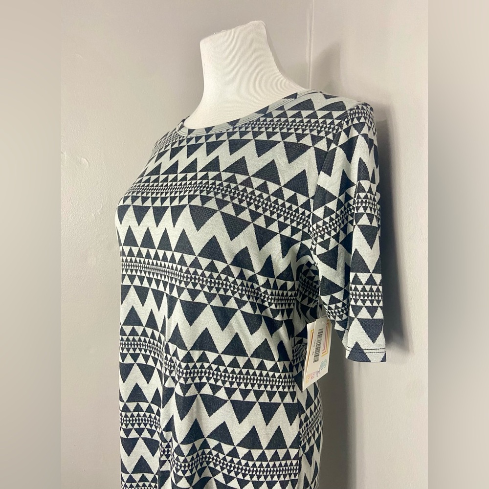 LuLaRoe Julia Dress Black and White Geometric Textured Fabric Midi Form Fitting - Picture 3 of 7